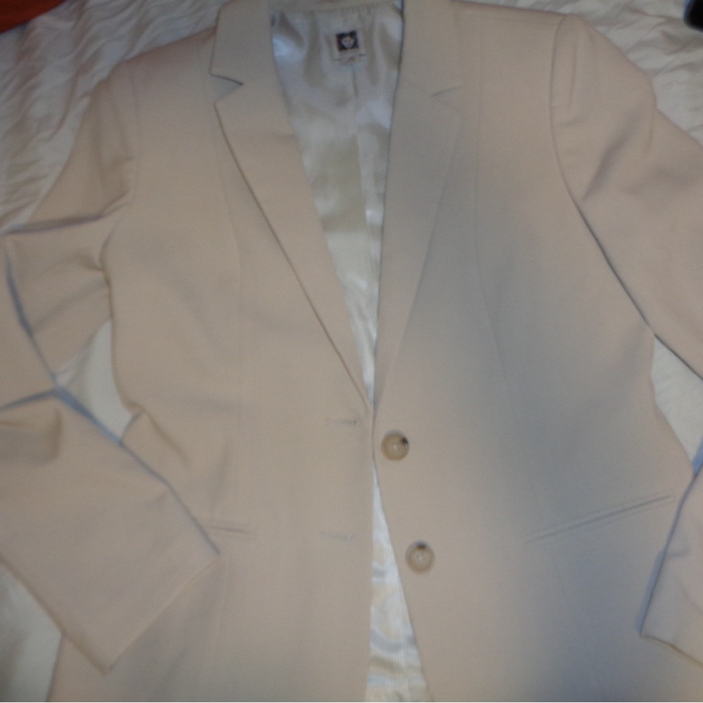 Anne Klein cream blazer
